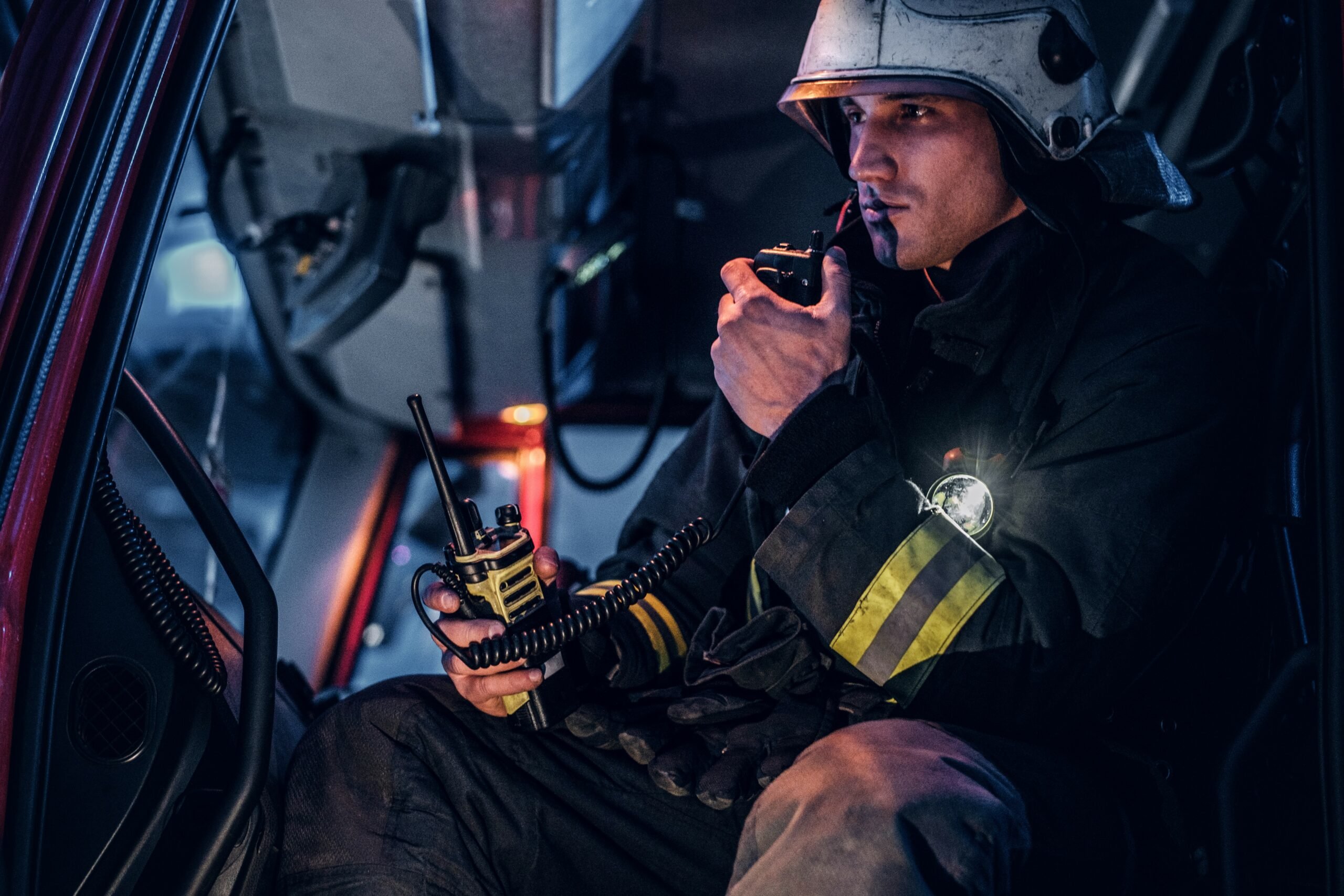 Multi-Carrier Connectivity for Public Safety Communications